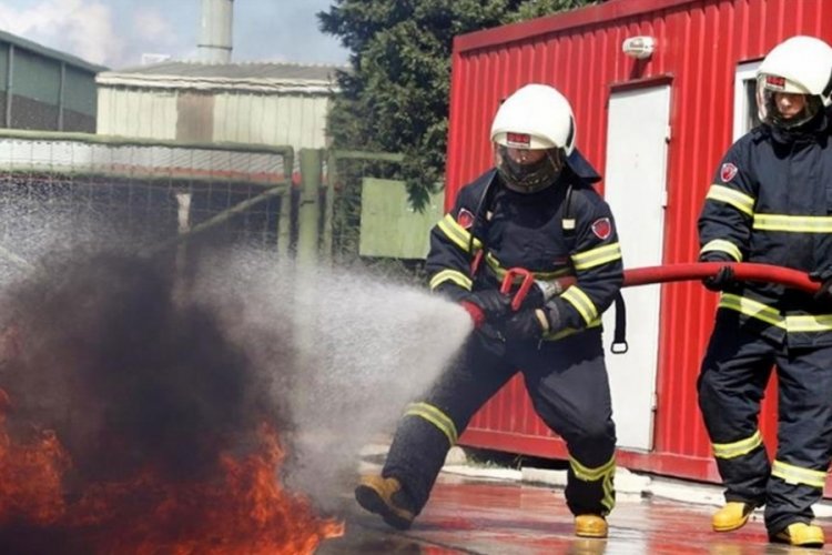 'Aşk acısı &ccedil;ekiyorum i&ccedil;im yanıyor' diyerek itfaiyeye ihbarda bulundu