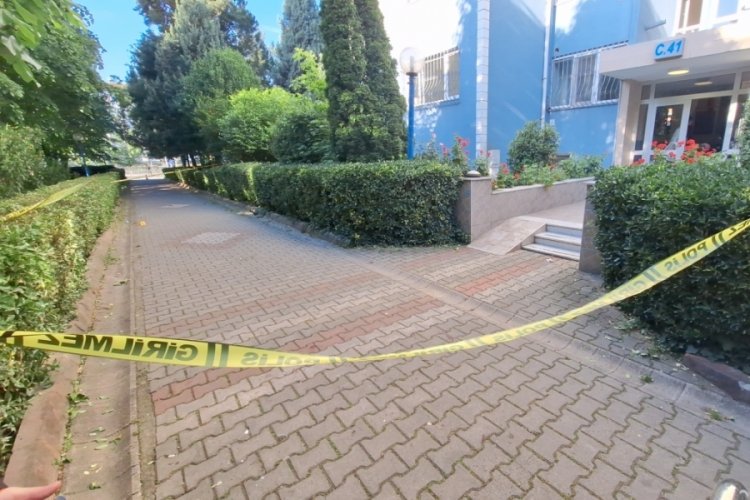 Kocaeli'nde emekli baş&ccedil;avuş, tartıştığı komşusunu vurdu