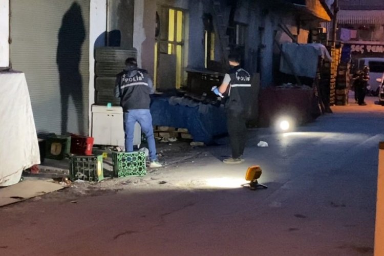 Bursa'da alkol masasında meydana gelen kavgada bir kişi boğazından ağır yaralandı