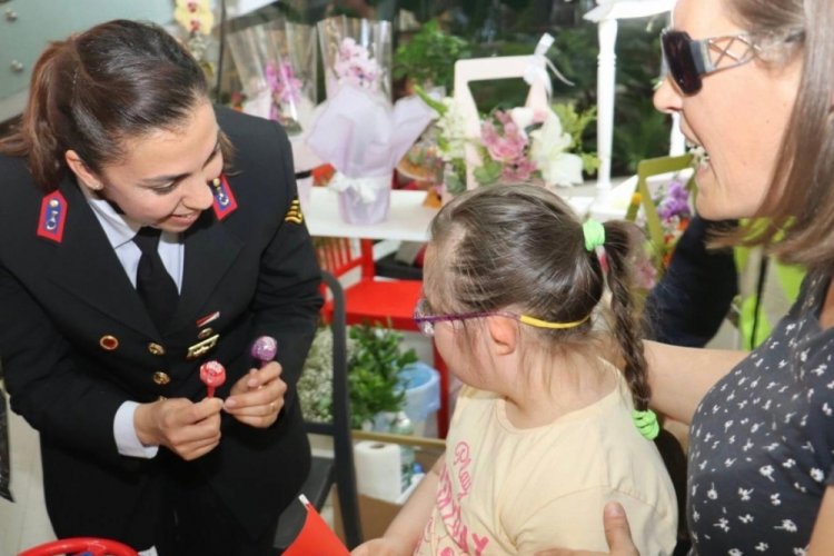 Bursa jandarmasından "Hayatla Yarışılmaz" etkinliği