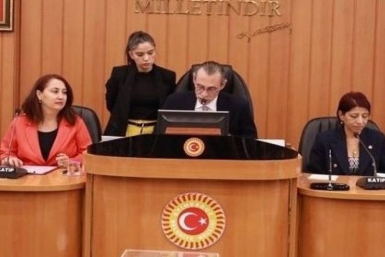 Erdal Beşik&ccedil;ioğlu: Rehberler işe alındıktan sonra İngilizce kursuna yollanmış