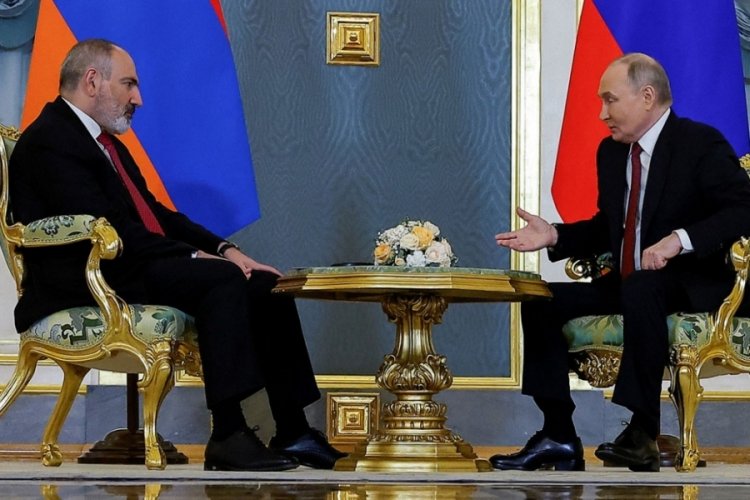 Putin ile Paşinyan, Kremlin'de g&ouml;r&uuml;şt&uuml;