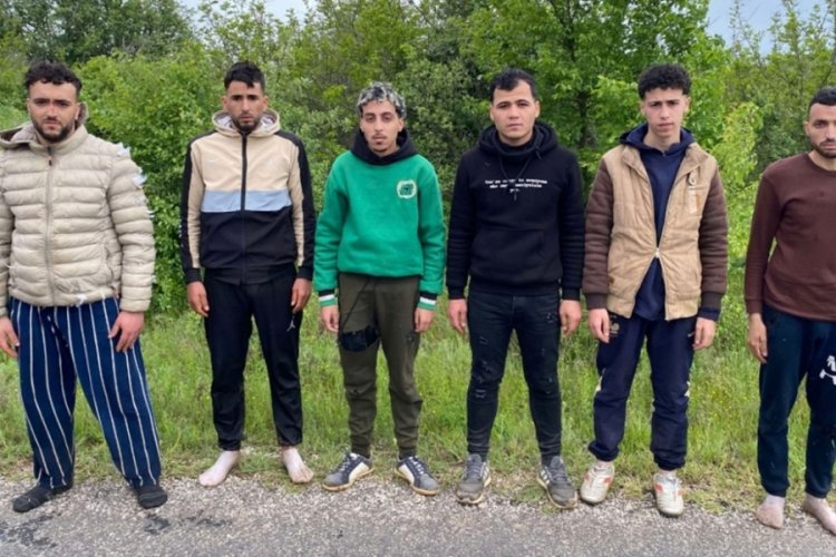 Edirne'de Bulgaristan'a gitmeye &ccedil;alışan 6 ka&ccedil;ak g&ouml;&ccedil;men yakalandı