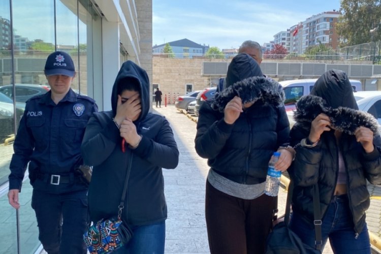 Yabancı uyruklu 3 kız kardeş g&ouml;zaltına alındı!