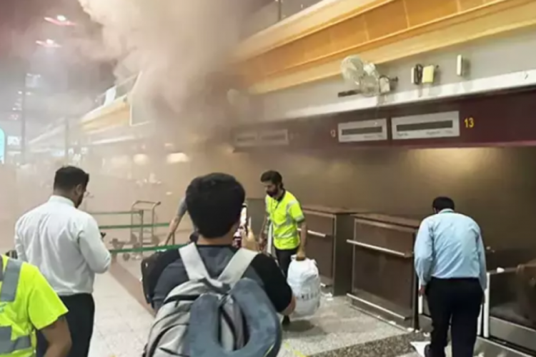 Pakistan'daki o havalimanında yangın paniği!
