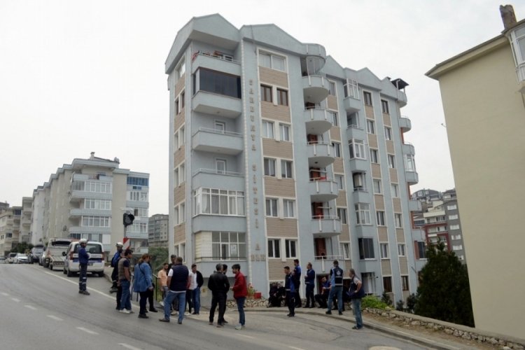 Bursa'da tahliye kararını uygulamaya giden ekiplere karşı geldiler