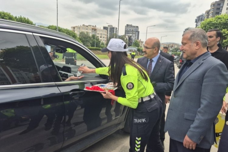 Bursa Emniyet M&uuml;d&uuml;rl&uuml;ğ&uuml;'nden trafik haftasına &ouml;zel farkındalık