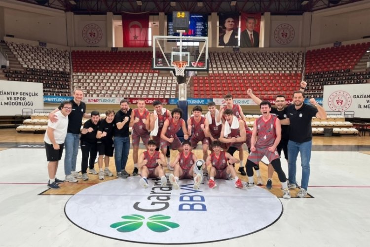 Gemlik Basketbol U18 Erkekler T&uuml;rkiye Şampiyonası'nda yarı finale y&uuml;kseldi