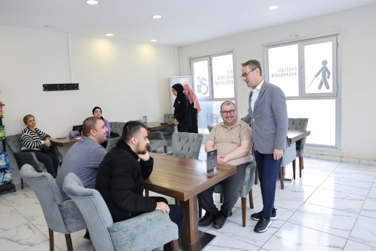 Başkan Kartoğlu Engelliler Haftası'nda &ouml;zel bireylerle bir araya geldi