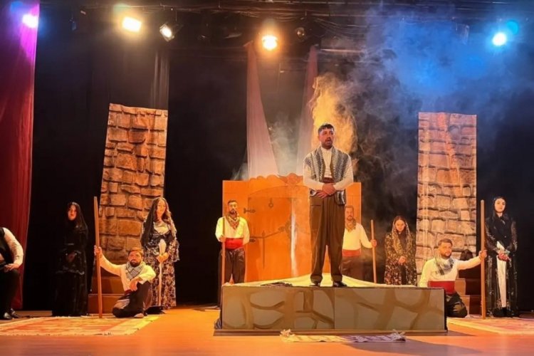 Bitlis'te Taziye oyunu izleyiciyle buluştu