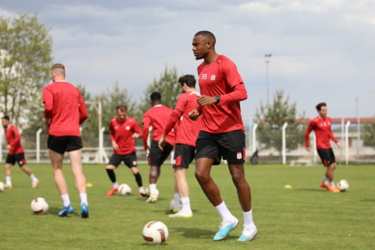 Sivasspor, Başakşehir'i ağırlayacak