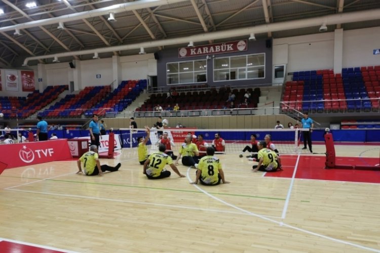 Oturarak Voleybol S&uuml;per Lig 1. devre m&uuml;sabakalarında 2. g&uuml;n sona erdi