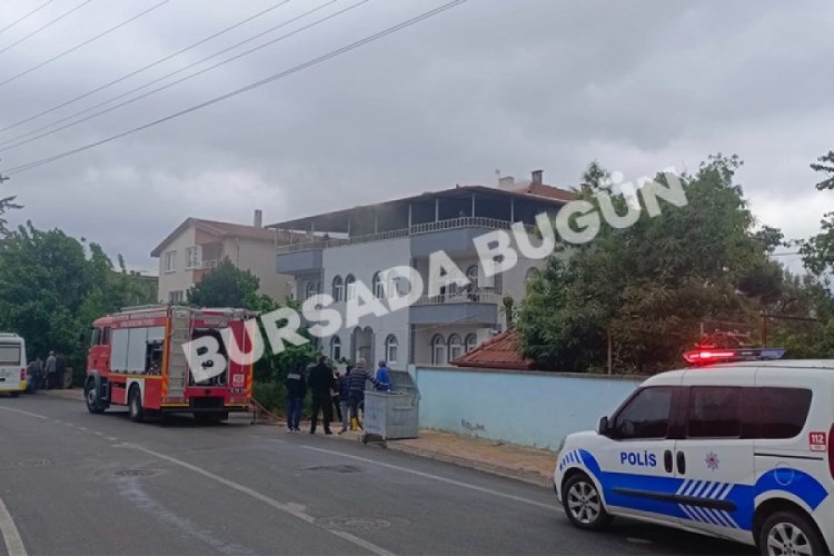Bursa'da milli futbolcu Faruk Yiğit'in evinde yangın paniği! 4 kişi mahsur kaldı