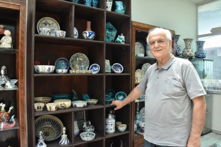 Bursa'da &ccedil;ocukluktan gelen merakla &ccedil;ini sanatına &ouml;mr&uuml;n&uuml; adadı