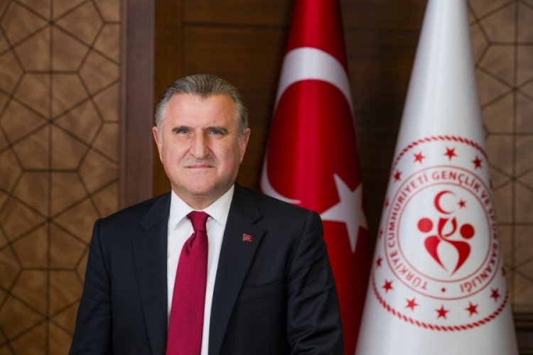 Bakan Bak'tan Avrupa şampiyonu Makaralı Yay Kadın Milli Takımı'na kutlama