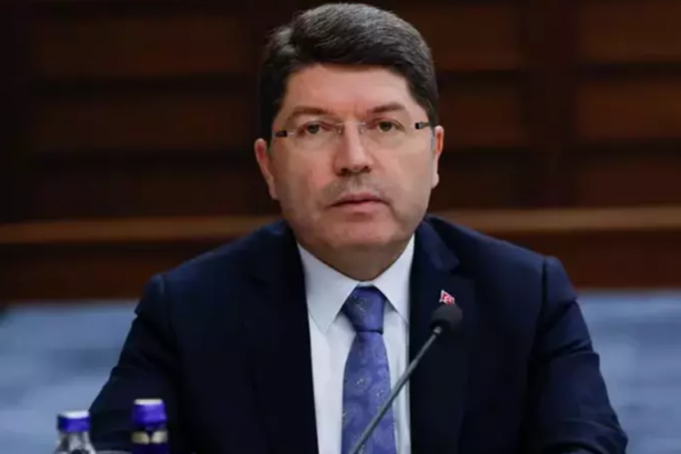 Bakan Tun&ccedil; a&ccedil;ıkladı! Anneler G&uuml;n&uuml; i&ccedil;in kadın h&uuml;k&uuml;ml&uuml;lere a&ccedil;ık g&ouml;r&uuml;ş d&uuml;zenlemesi