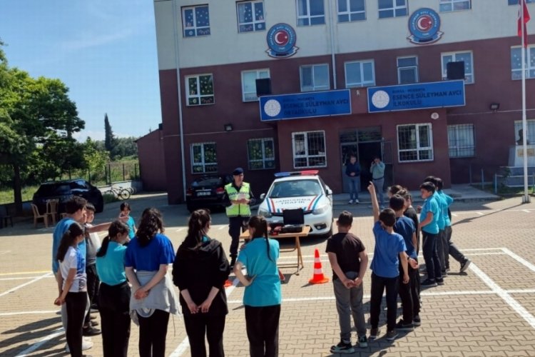 Bursa Mudanya'da jandarmadan trafik bilgelendirme &ccedil;alışmaları
