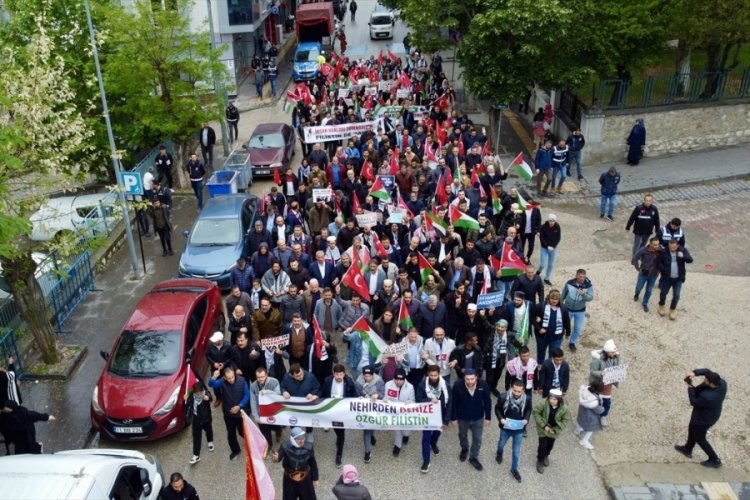 Bursa'da İsrail'in Filistin'e saldırıları proteso edildi