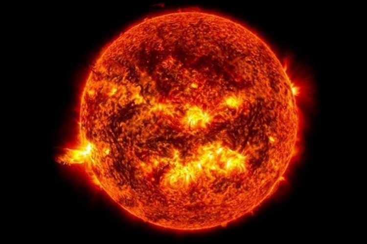 'G&uuml;neş patlaması' T&uuml;rkiye'de iletişimi etkileyecek mi? Bakanlıktan a&ccedil;ıklama geldi