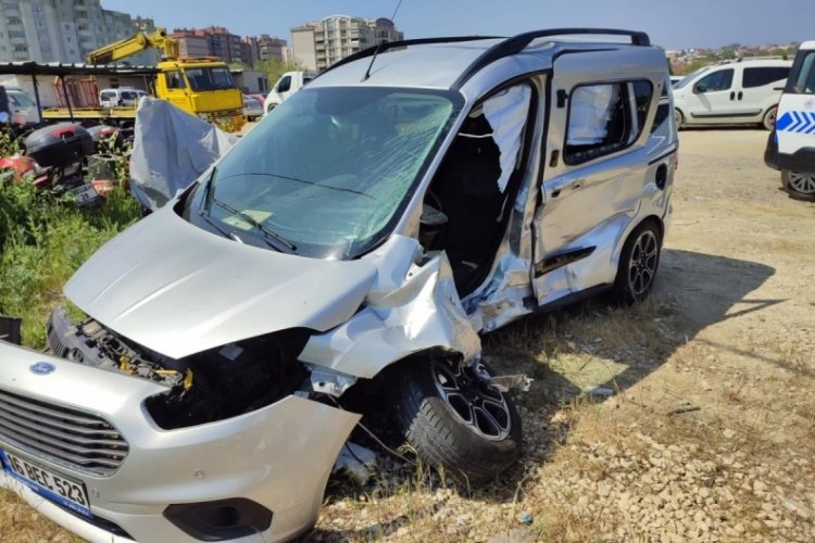 Bursa'da 5 yıl &ouml;zlemini &ccedil;ektikleri &ccedil;ocukları Mert'i, hastane d&ouml;n&uuml;ş&uuml; kazada kaybettiler