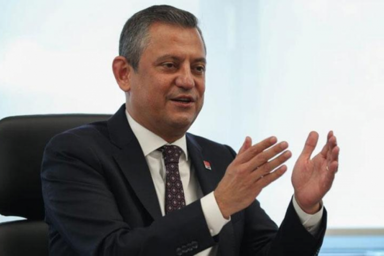 CHP Genel Başkanı &Ouml;zel'den 'Anneler G&uuml;n&uuml;' mesajı