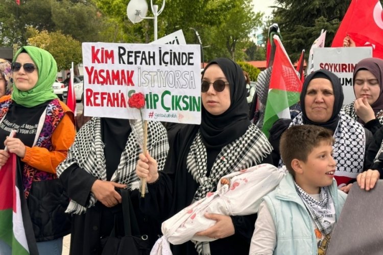 Uşak'ta Gazzeli anneler i&ccedil;in eylem d&uuml;zenlendi