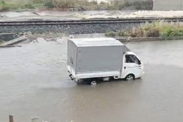 Mersin sağanak yağmurda sular altında kaldı