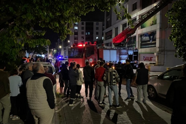 &Ccedil;orlu'da ev alevlere teslim oldu