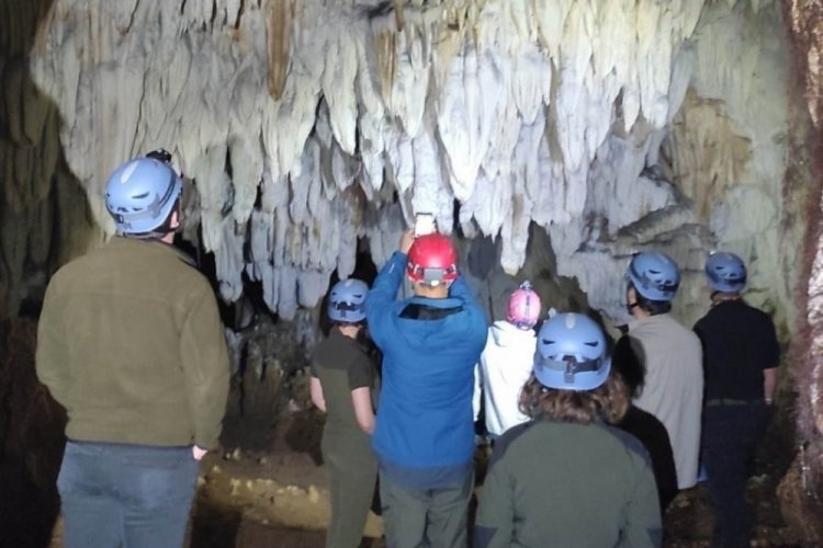 Bursa'da Doğa Koruma ve Milli Parklar ekibi mağara eğitimini tamamladı