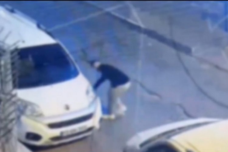 İstanbul'da park halinde olan 13 aracın lastiğini bı&ccedil;aklayarak zarar veren şahıs tutuklandı