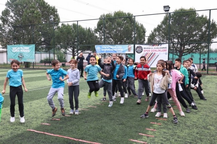 Bursa'da 300'&uuml; aşkın &ouml;ğrenci geleneksel oyunlarda buluştu