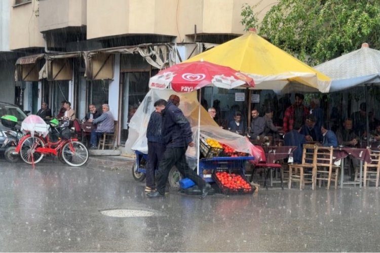 Iğdır'da sağanak vatandaşlara zor anlar yaşattı