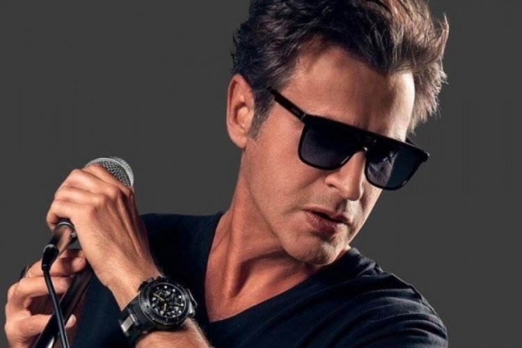 Teoman'ın ilk romanı "Sayın Bay Rock Yıldızı", okurlarla buluşmak i&ccedil;in g&uuml;n sayıyor