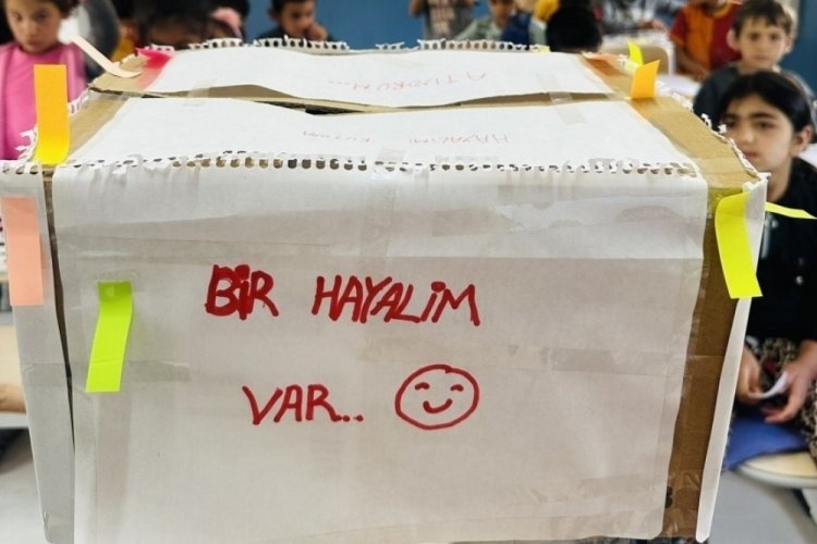 Hayali arkadaşıyla Bursa'ya gitmekti: &Ouml;ğretmeni t&uuml;m sınıfa Bursa'yı tanıttı