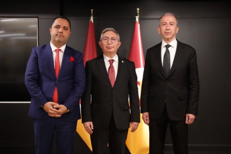 Galatasaray'da başkan adayları renk se&ccedil;imi yapıldı