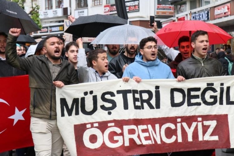 Bolu'da zam sonrası &ouml;ğrenciler ayaklandı
