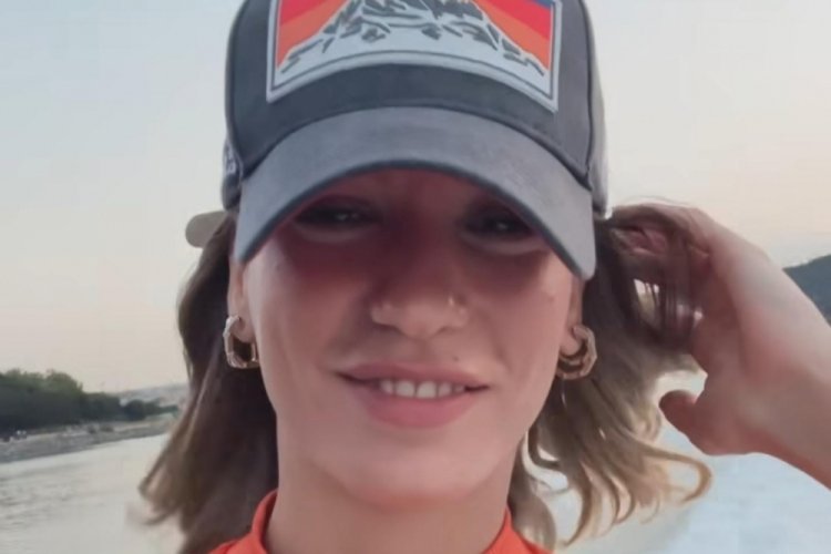 Serenay Sarıkaya 'at g&ouml;bekleri' diye paylaştı