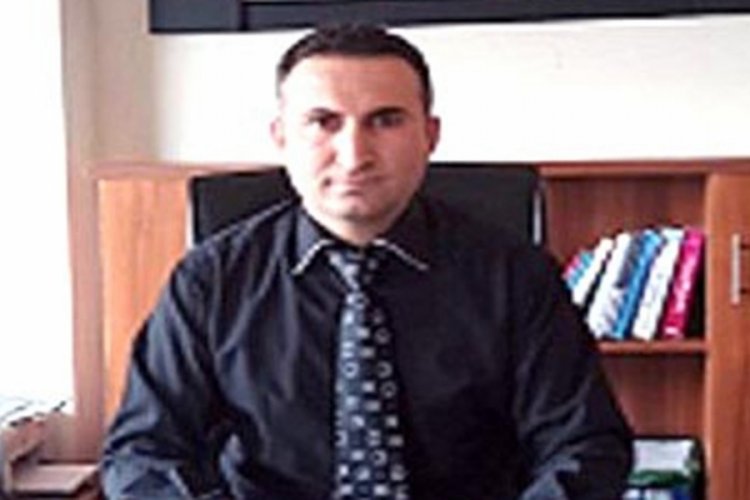 D&uuml;ş&uuml;k not alan kız &ouml;ğrenci &ouml;ğretmeni bı&ccedil;akladı