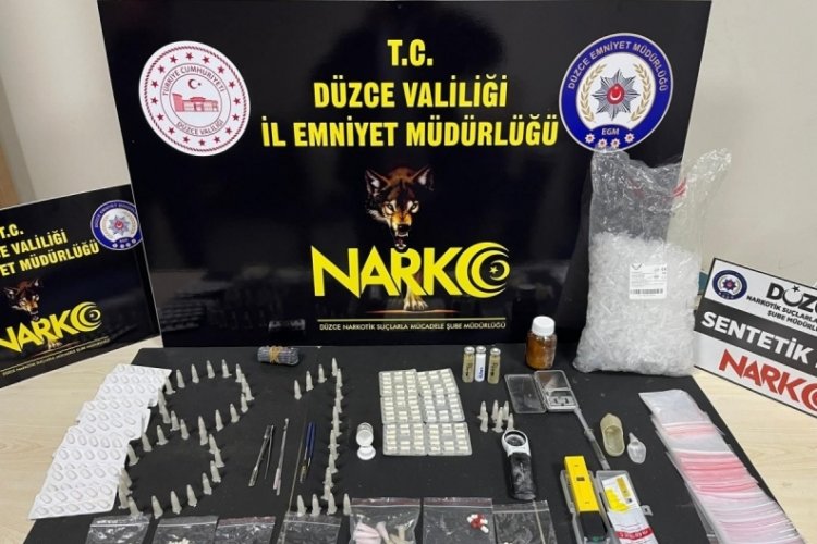 D&uuml;zce'de uyuşturucu madde imalatı yapmak su&ccedil;undan 1 kişi g&ouml;zaltına alındı