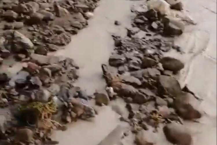 Batman'da ulaşıma heyelan engeli