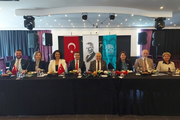 Nil&uuml;fer Belediye Başkanı &Ouml;zdemir basınla buluştu