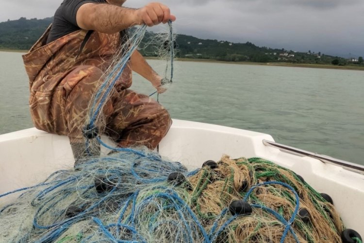 Samsun &Ccedil;akmak Barajı'nda sahipsiz ağlara el konuldu