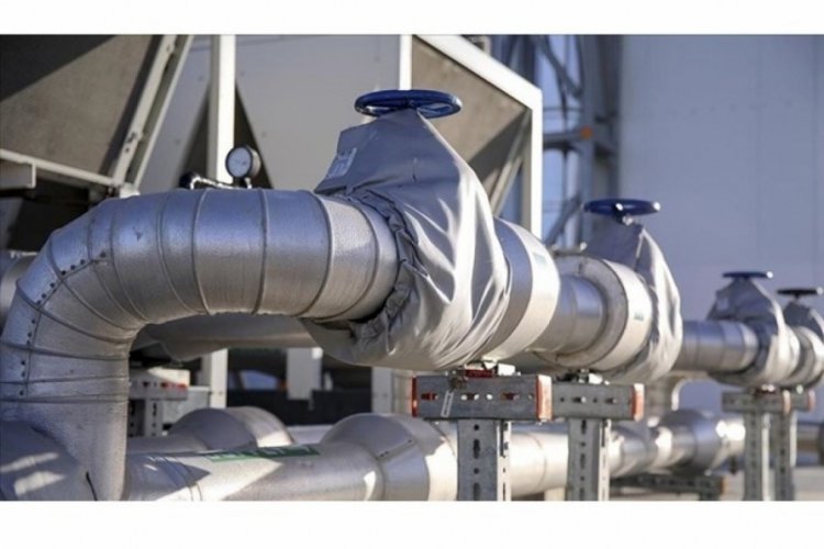 Bakan Bayraktar a&ccedil;ıkladı: T&uuml;rkiye'den yeni doğalgaz anlaşması