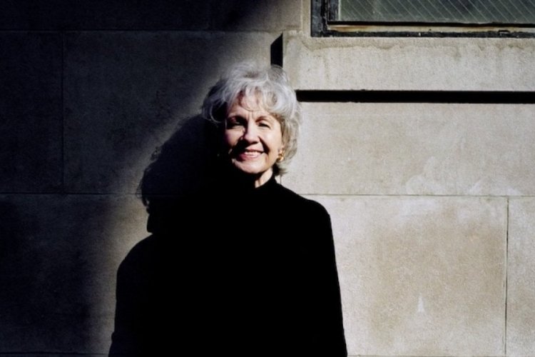 Nobel &ouml;d&uuml;ll&uuml; yazar Alice Munro hayata veda etti