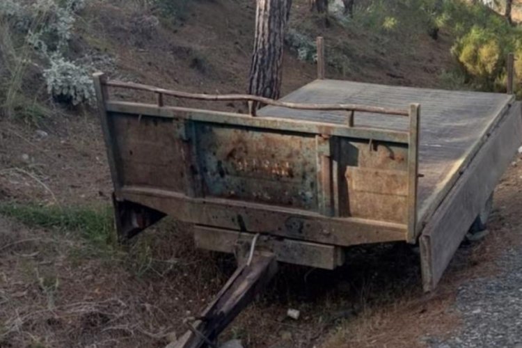 Devrilen trakt&ouml;r&uuml;n altında kalan s&uuml;r&uuml;c&uuml; &ouml;ld&uuml;