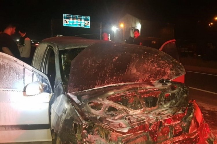 Hatay'da seyir halinde olan ara&ccedil; alevlere teslim oldu