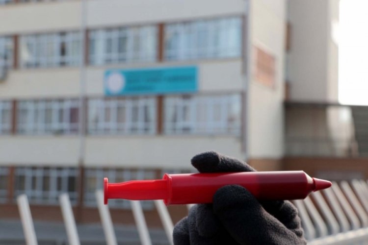 Ankara'da 7 yaşındaki &ccedil;ocuk şırıngalı &ccedil;ikolatadan &ouml;lm&uuml;şt&uuml;! Bilirkişi raporu istendi