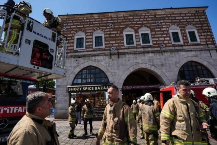 Tarihi Mısır &Ccedil;arşısı'ndaki yangın s&ouml;nd&uuml;r&uuml;ld&uuml;