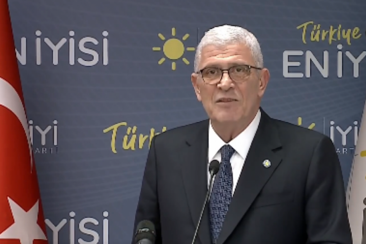 M&uuml;savat Dervişoğlu ve Ahmet Davutoğlu'ndan ortak a&ccedil;ıklama