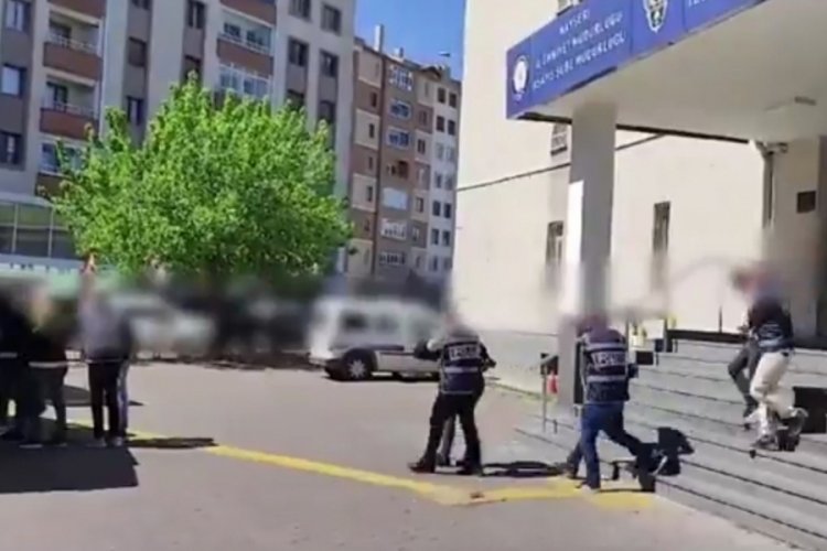 Kayseri'de eş zamanlı operasyon: 14 g&ouml;zaltı
